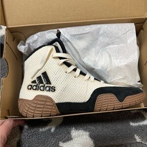 NWT Adidas Tech Fall 2.0 Wrestling Shoe, Little Kid Size 2
